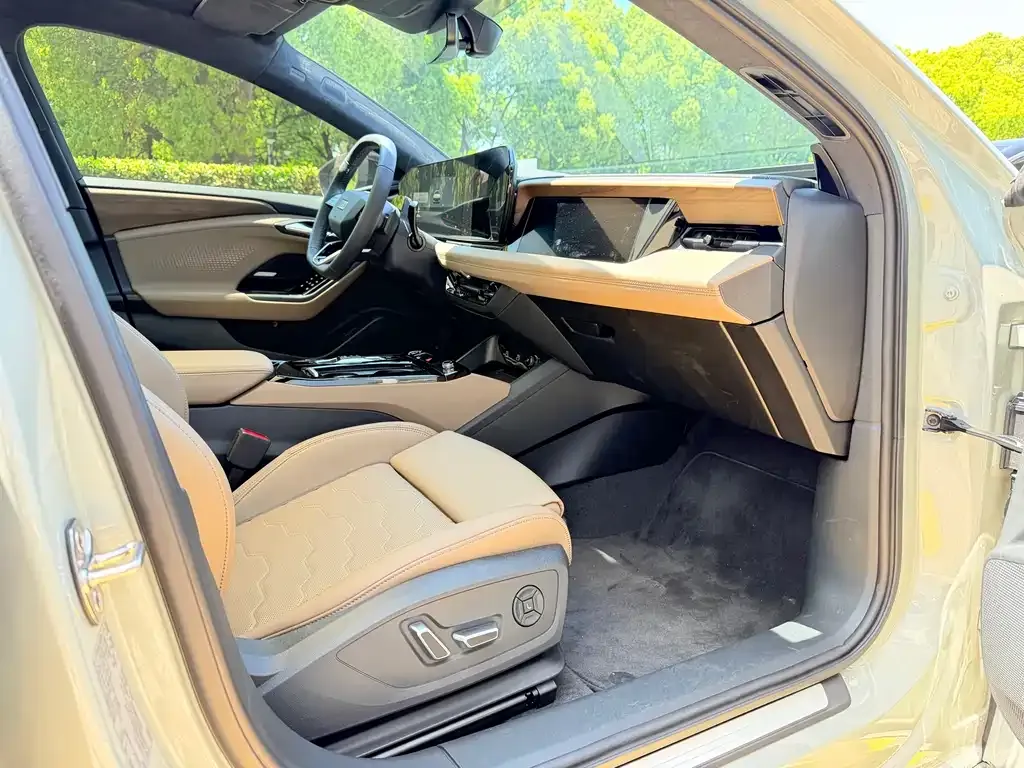 Audi 奥迪A6L e-tron 2026 из CN, фото 5