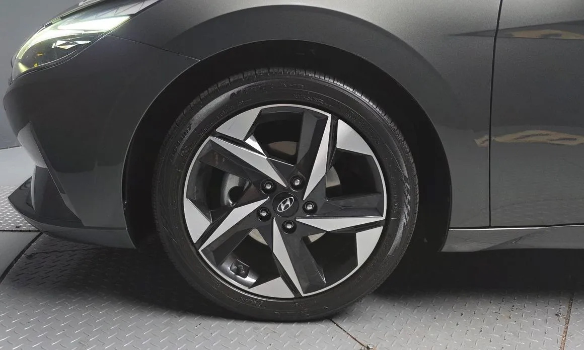 Hyundai AVANTE — фото 8