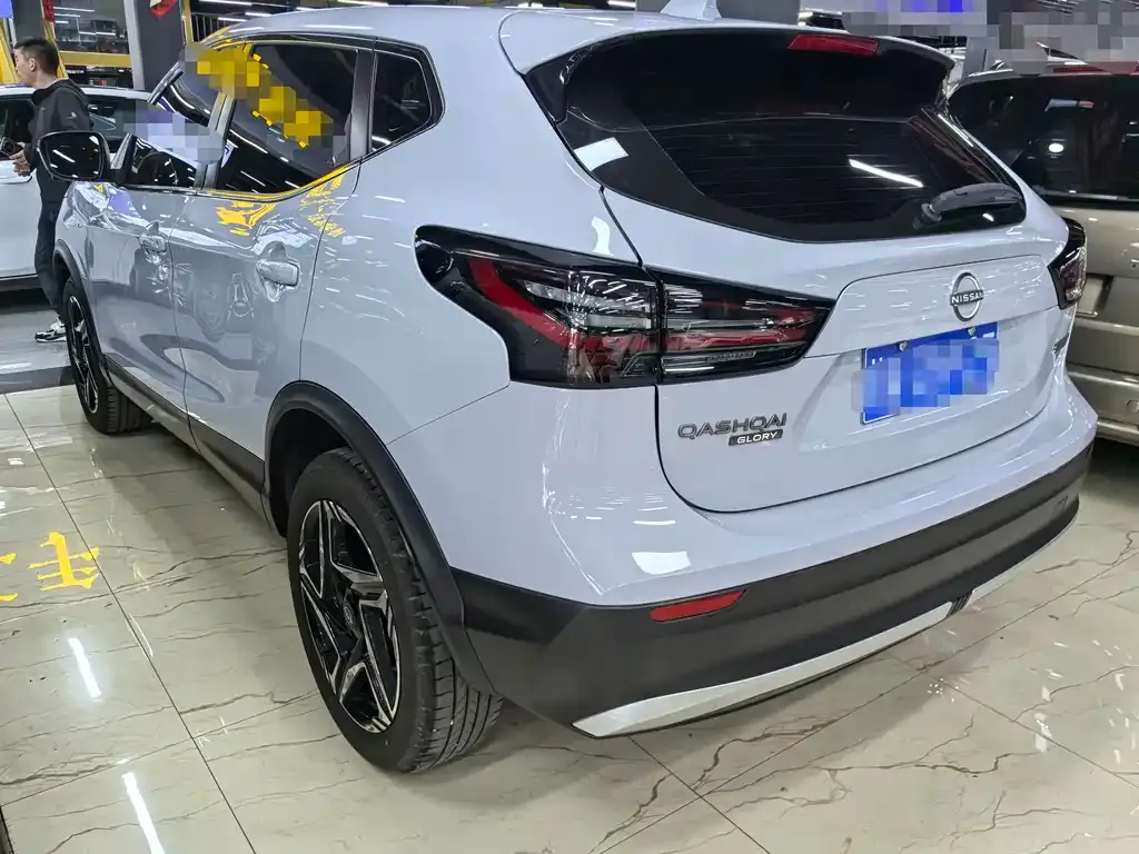 Nissan Qashqai — фото 8