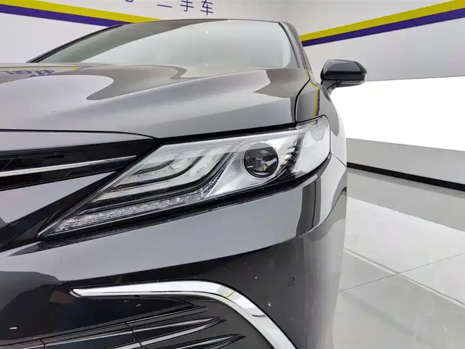 Toyota Camry — фото 7