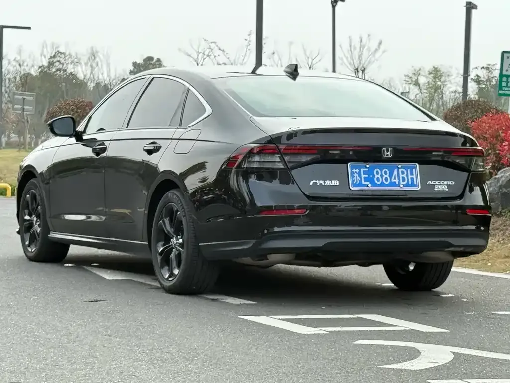 Honda Accord — фото 6