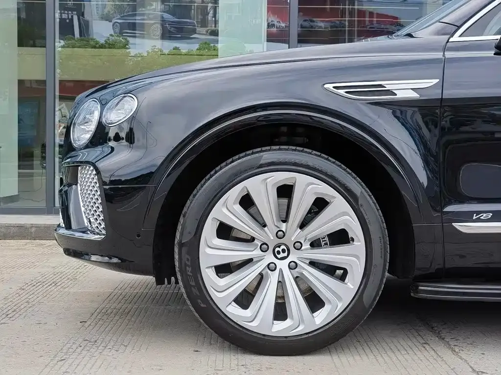 Bentley Bentayga — фото 9