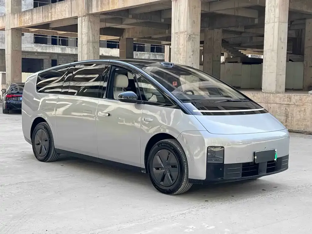 Li Auto MEGA — фото 3