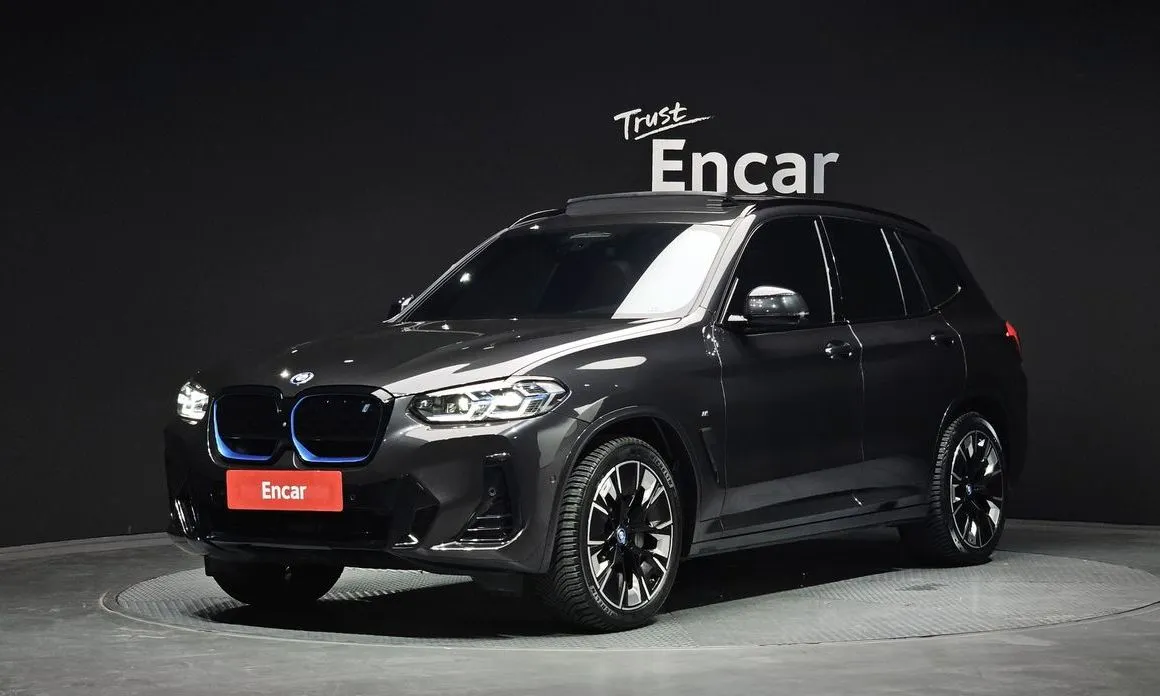 BMW iX3