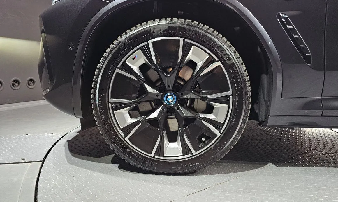 BMW iX3 2023 из KR, фото 8