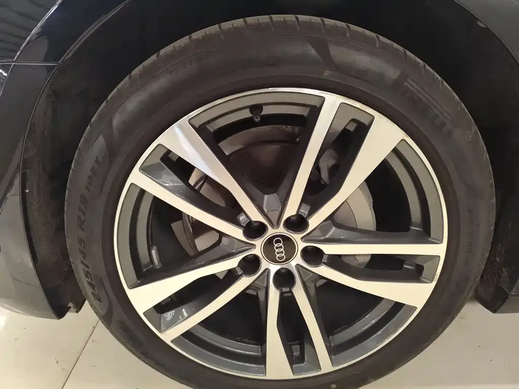 Audi A6L 2023 из CN, фото 3