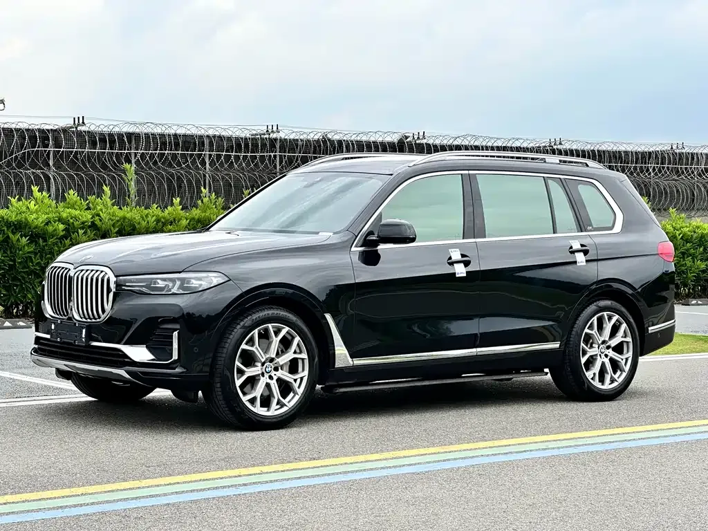 BMW X7 — фото 1