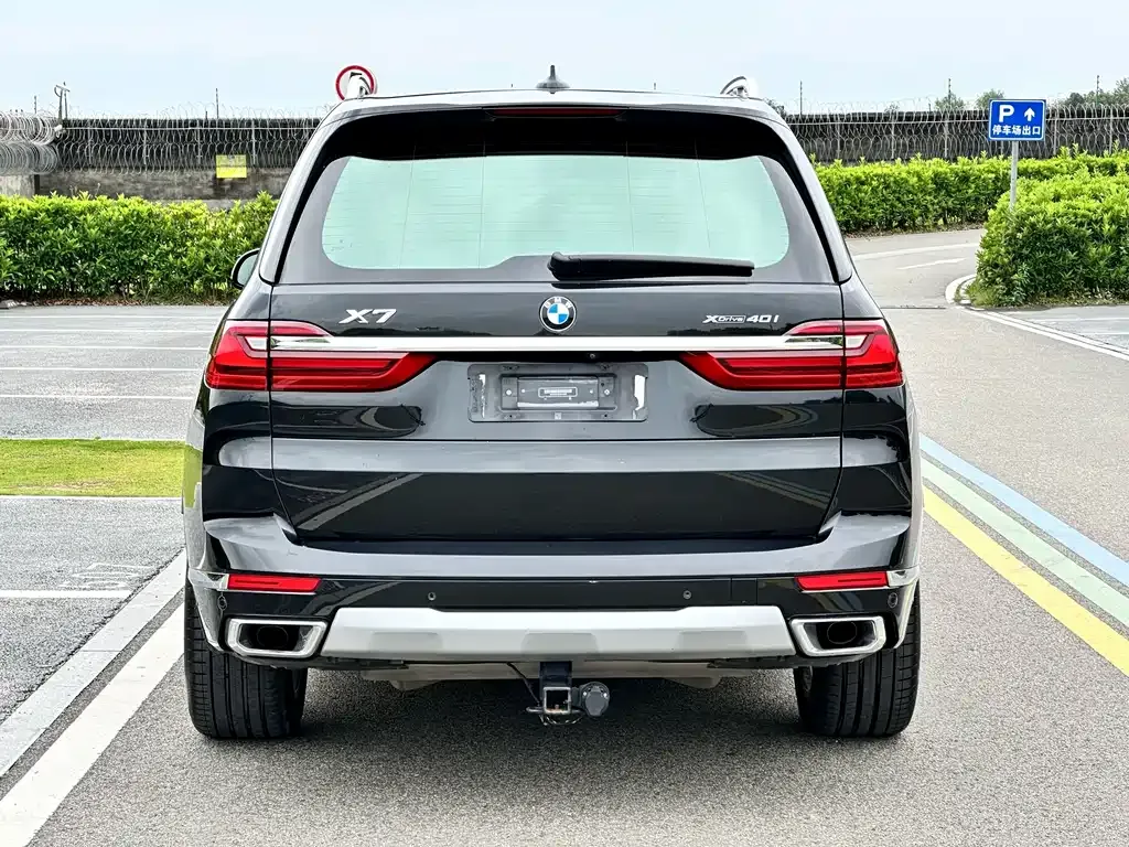 BMW X7 — фото 10
