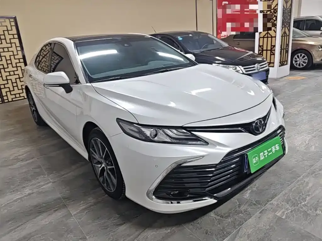 Toyota Camry — фото 8