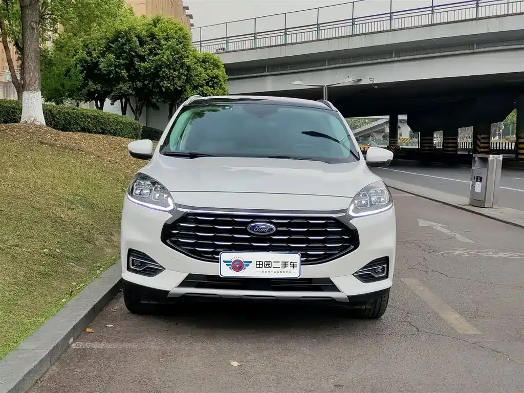 Ford Escape 2023 из CN, фото 5
