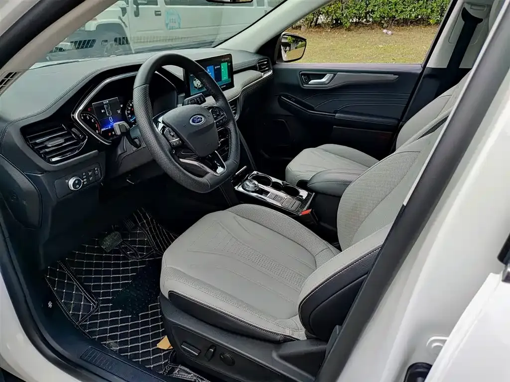 Ford Escape 2023 из CN, фото 3