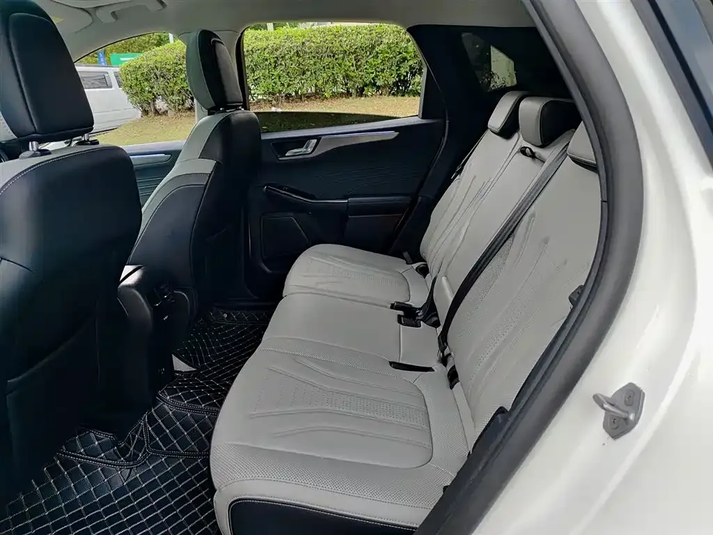 Ford Escape 2023 из CN, фото 4