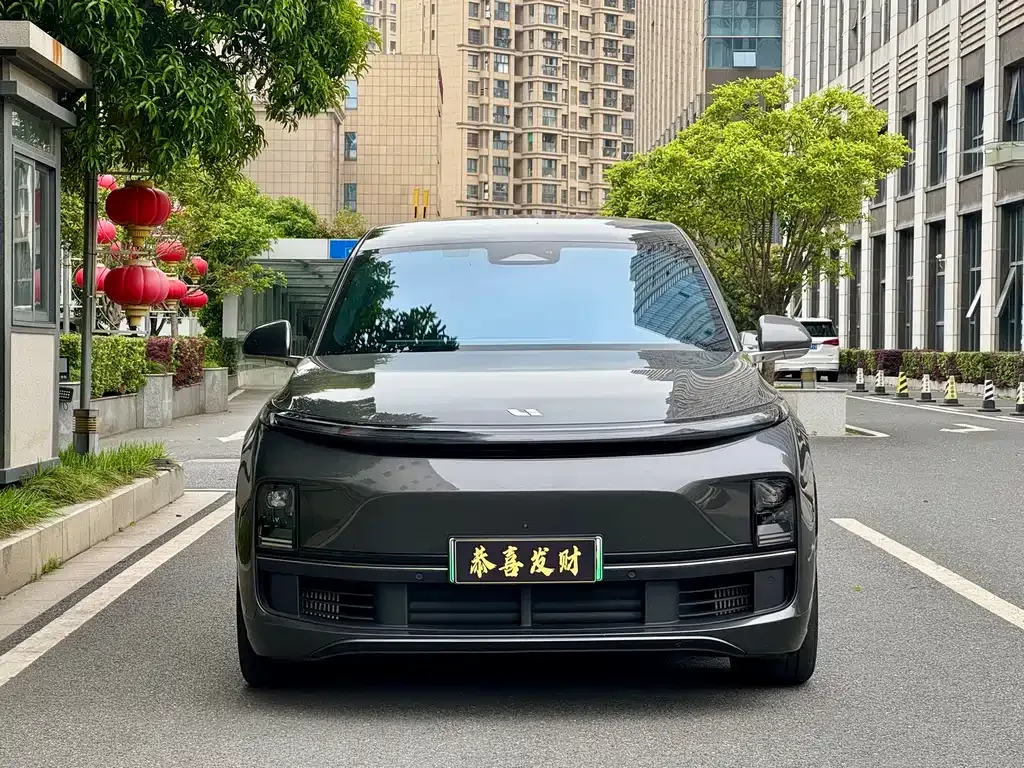 Li Auto L8