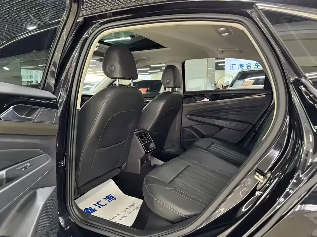 Volkswagen Passat — фото 7