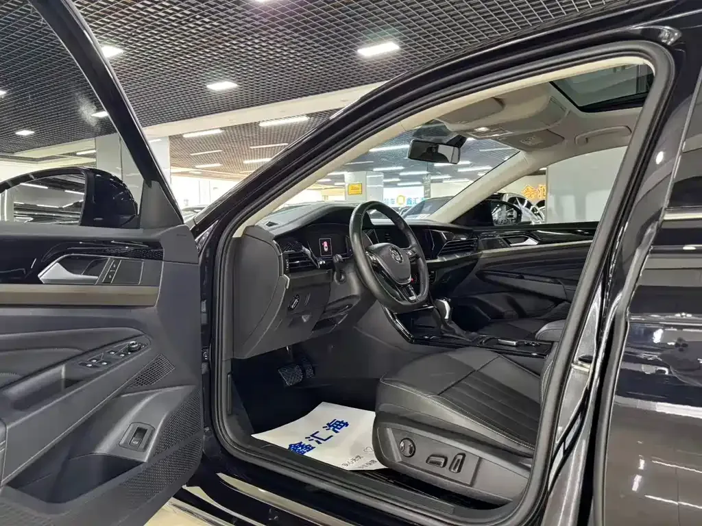 Volkswagen Passat — фото 10