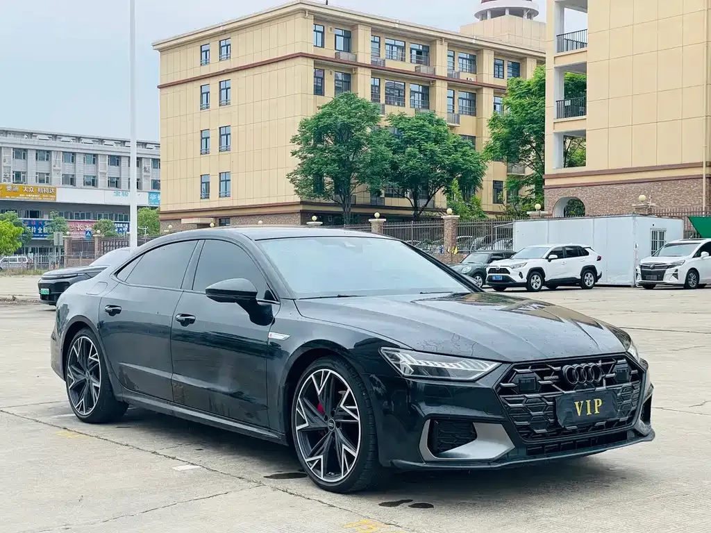 Audi A7L — фото 5