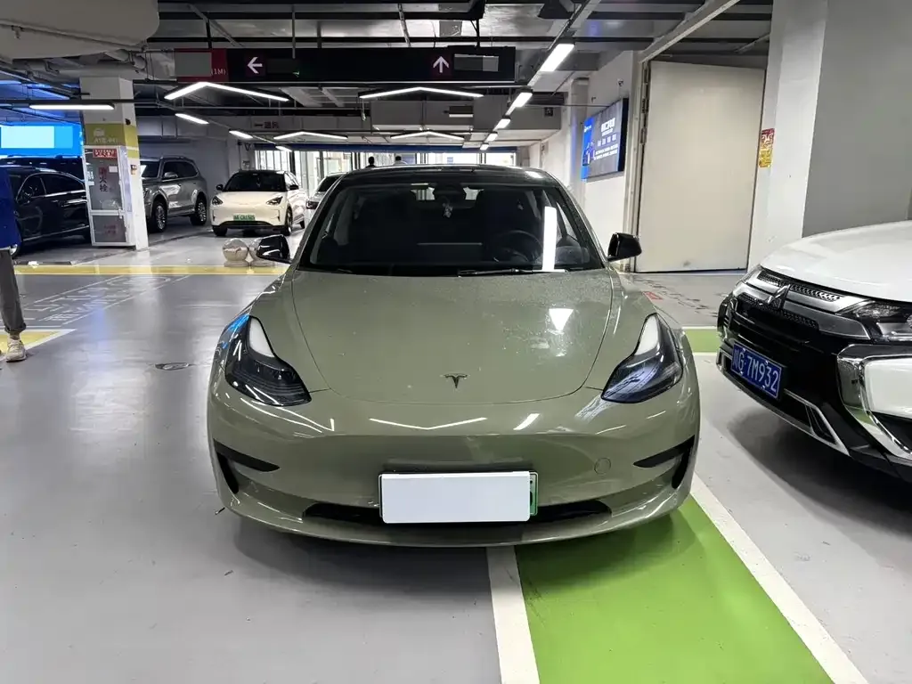 Tesla Model 3 — фото 3