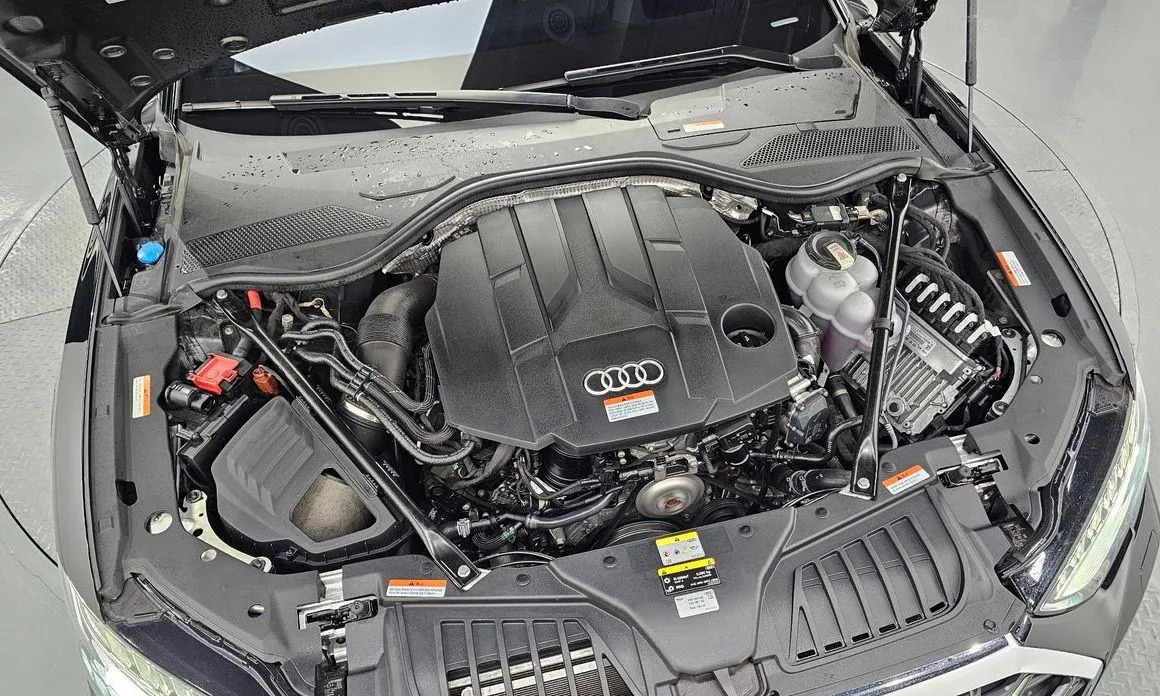 Audi A8 2023 из KR, фото 9
