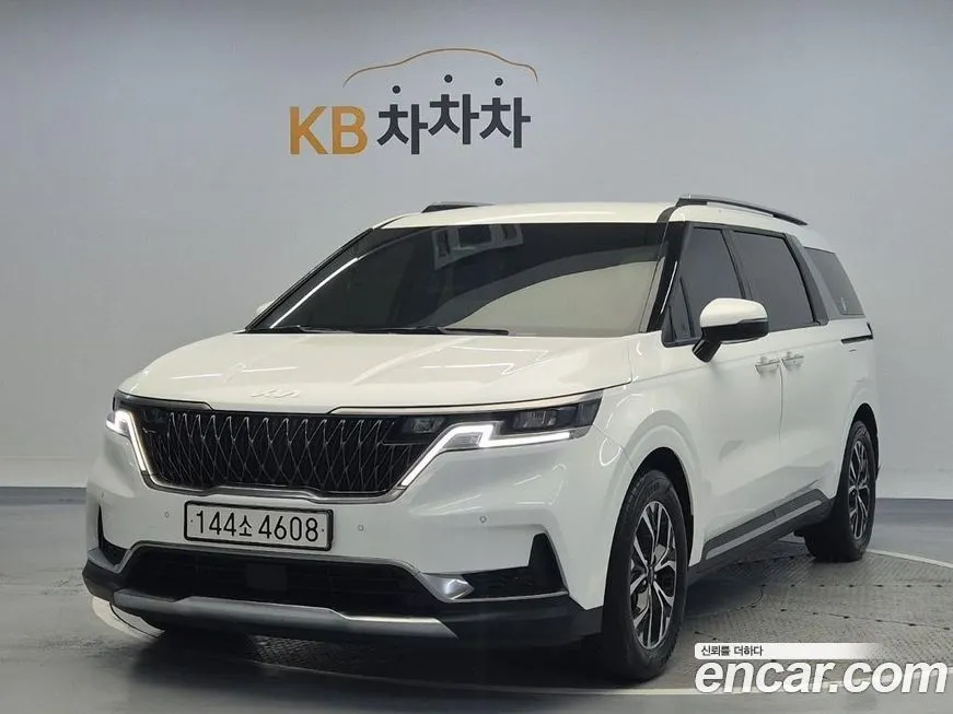 Kia Carnival Gasoline 9-Seater Noblesse 1