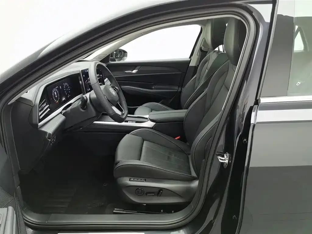 Volkswagen Passat 2025 из CN, фото 5