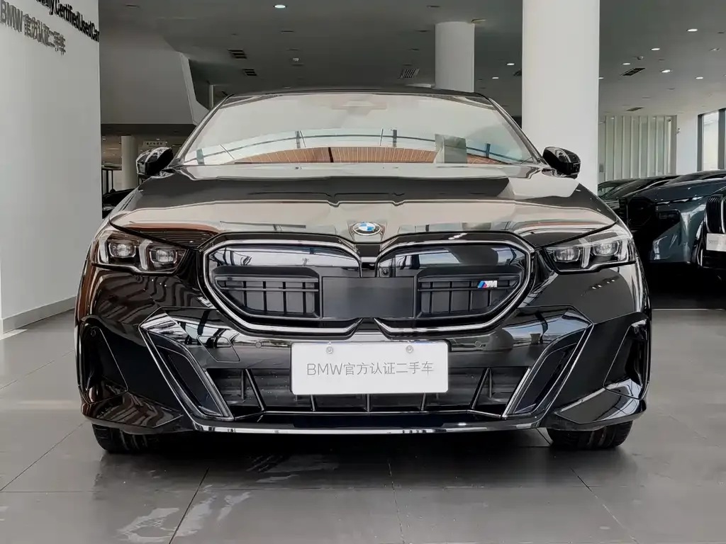 BMW 5 Series 2025 из CN, фото 4
