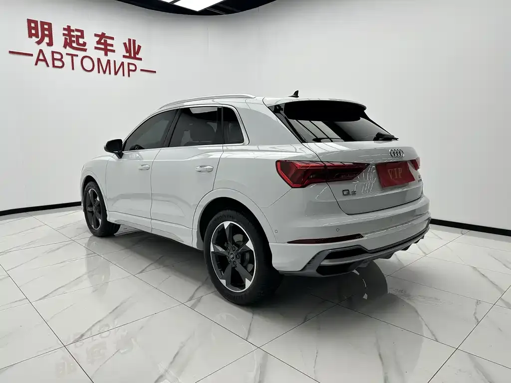 Audi Q3 — фото 10