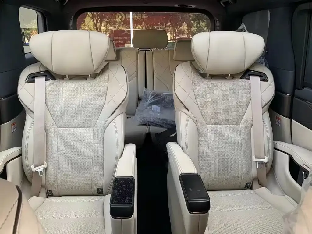 Toyota Alphard — фото 8