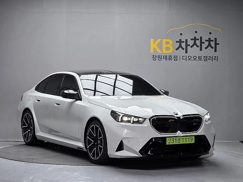 BMW M5 2025 из KR, фото 2