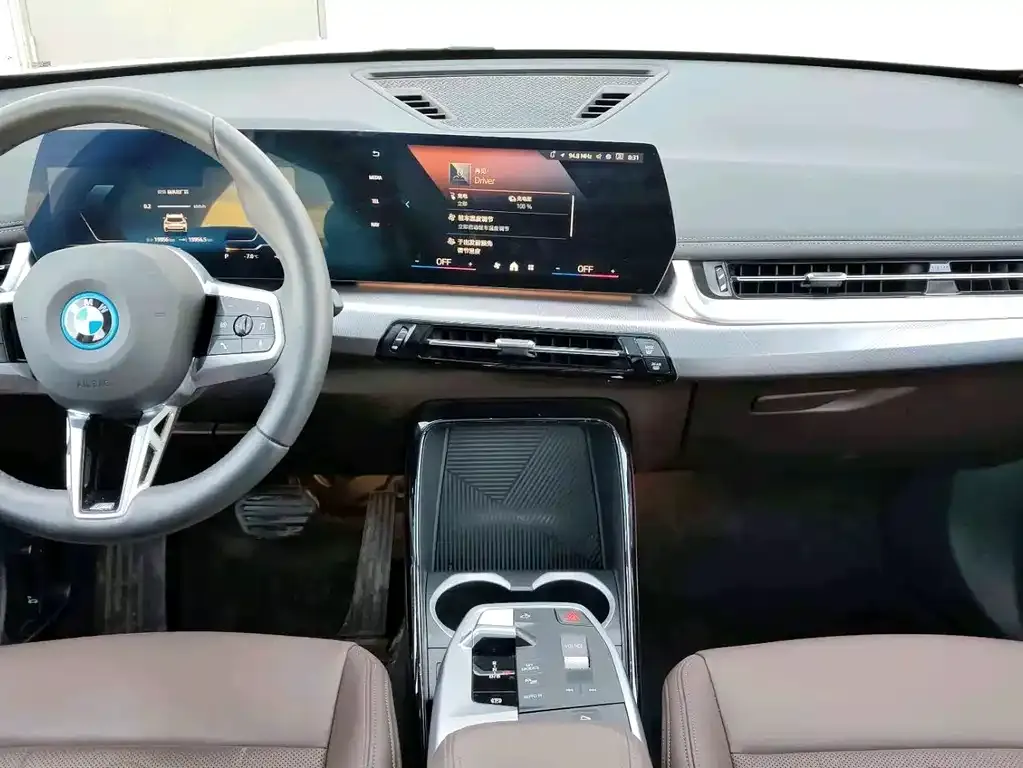 BMW iX1 2025 из CN, фото 10