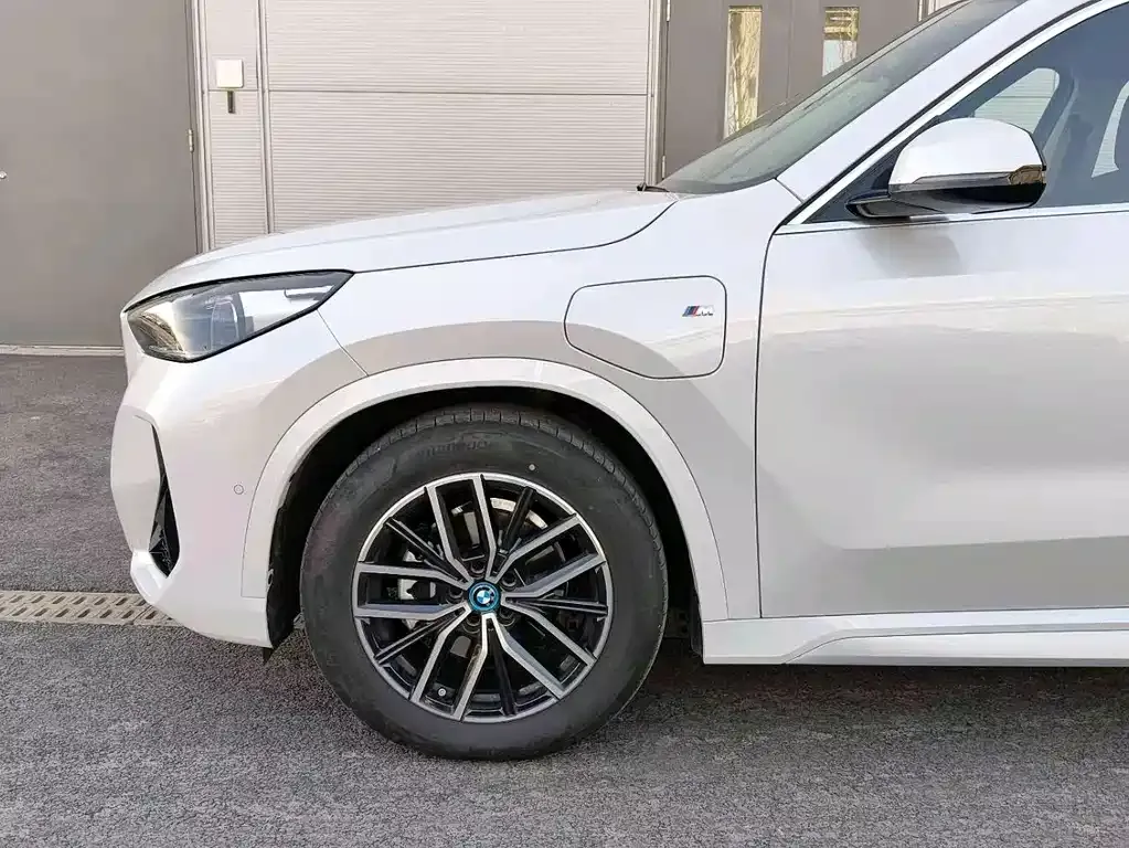 BMW iX1 2025 из CN, фото 6