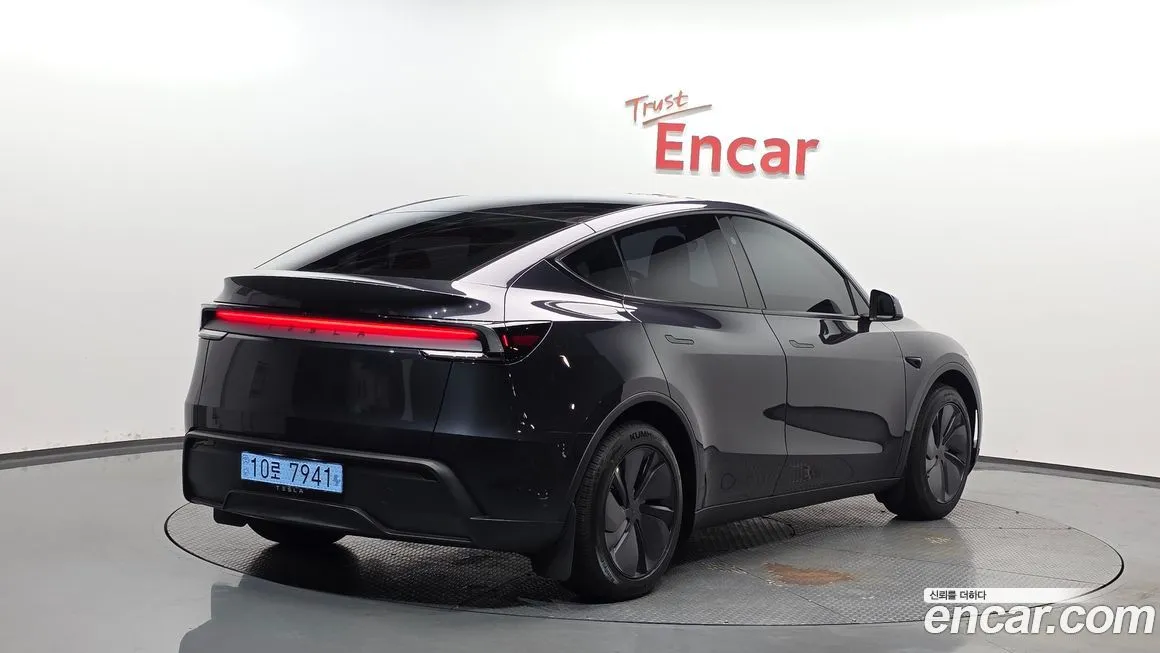 Tesla Model Y — фото 2