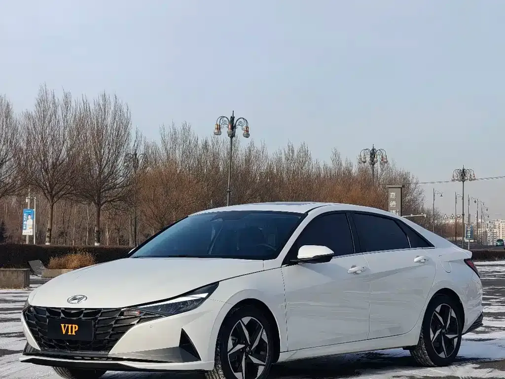 Hyundai Elantra 2022 из CN, фото 1