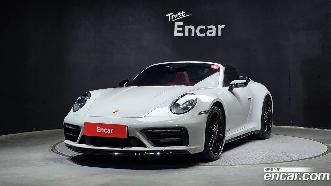 Porsche 911 Carrera 4 GTS Cabriolet 1