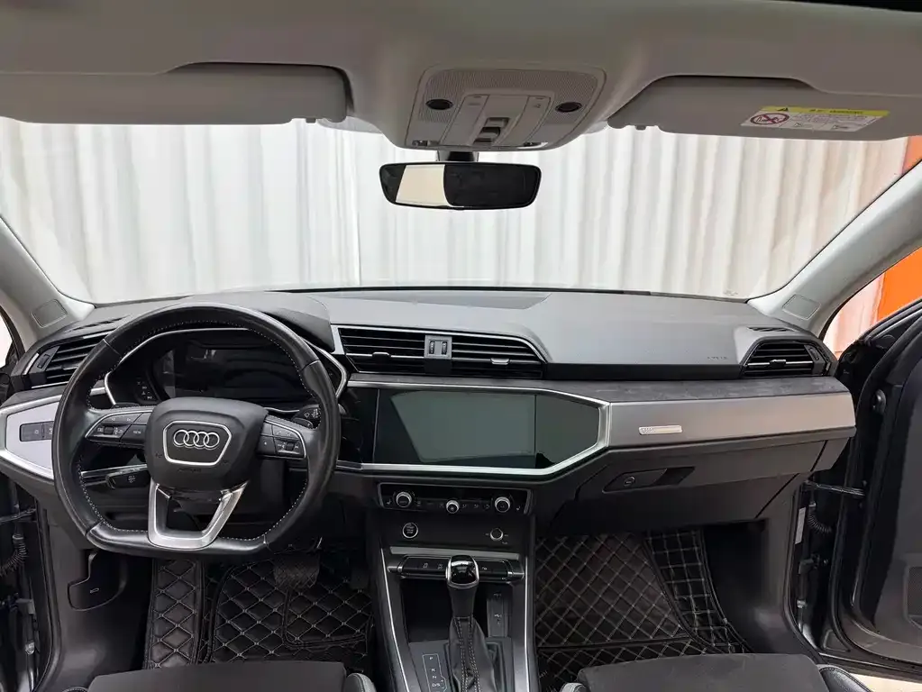 Audi Q3 — фото 5