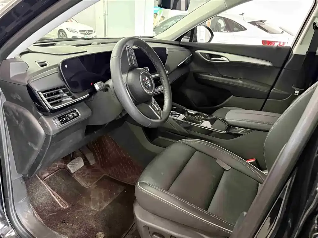 Buick Envision Plus — фото 2