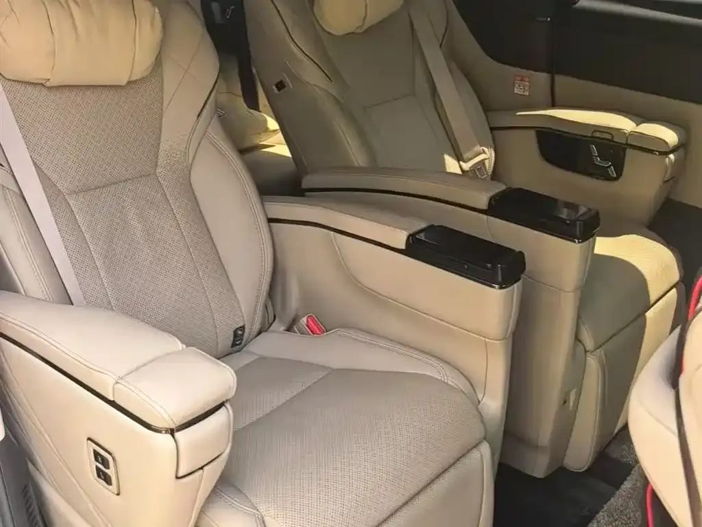 Toyota Vellfire — фото 3