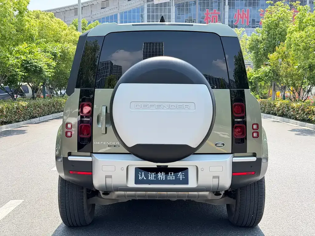 Land Rover Defender — фото 4