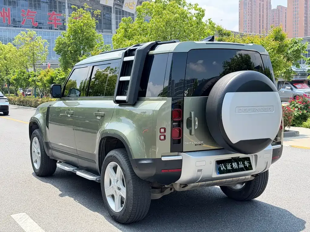 Land Rover Defender — фото 10