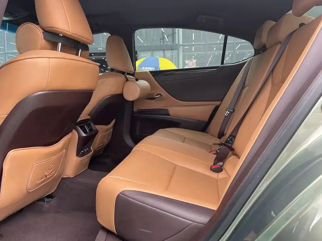 Lexus ES 2021 из CN, фото 4
