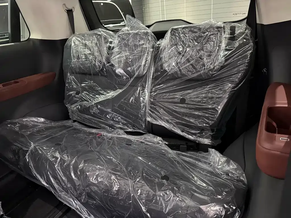 GAC Motor E8 Hybrid — фото 10