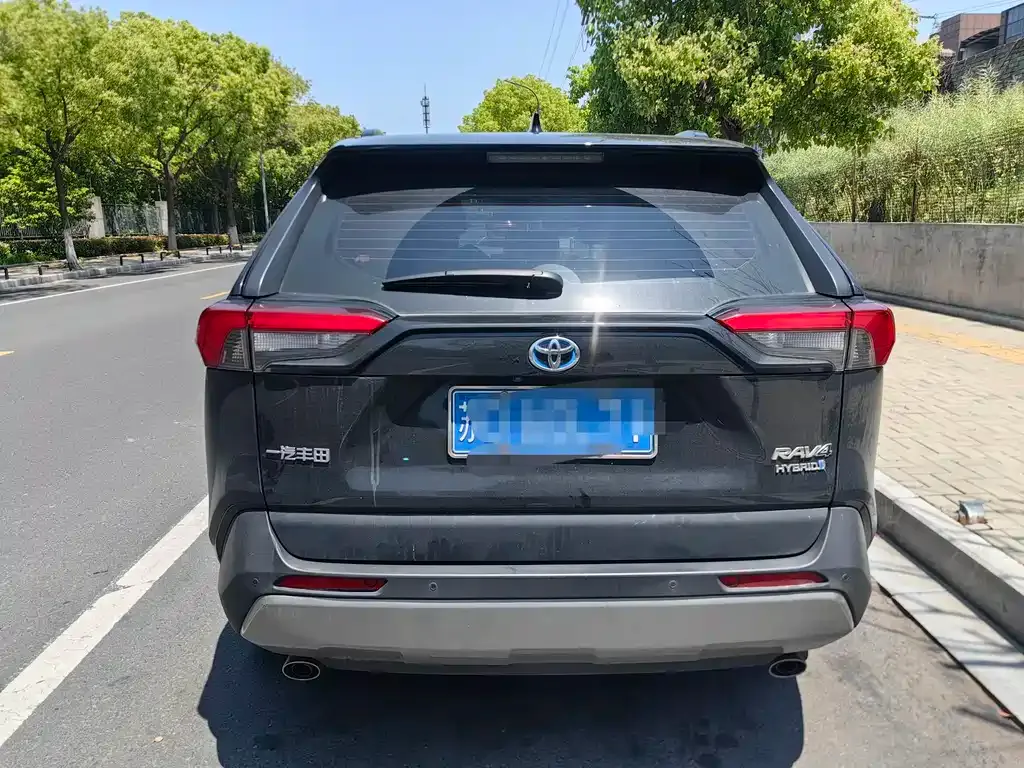 Toyota RAV4 — фото 3