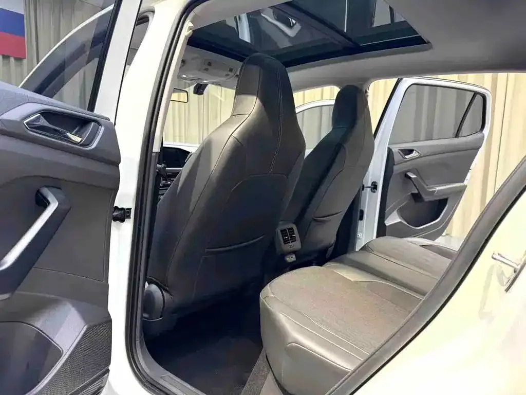 Volkswagen T-Cross — фото 3
