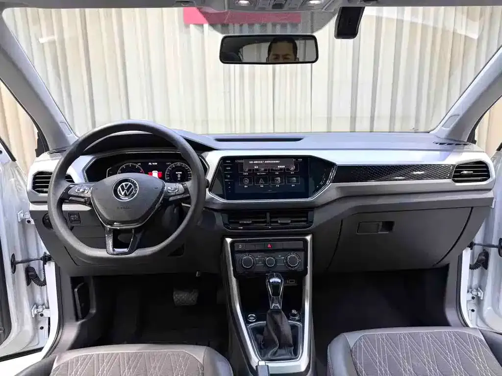 Volkswagen T-Cross — фото 7