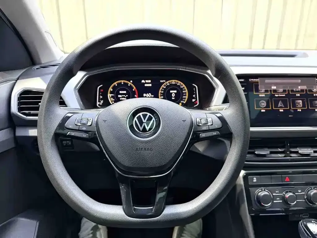 Volkswagen T-Cross — фото 8
