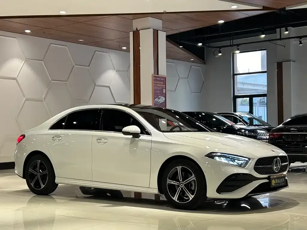 Mercedes-Benz A-Class — фото 7