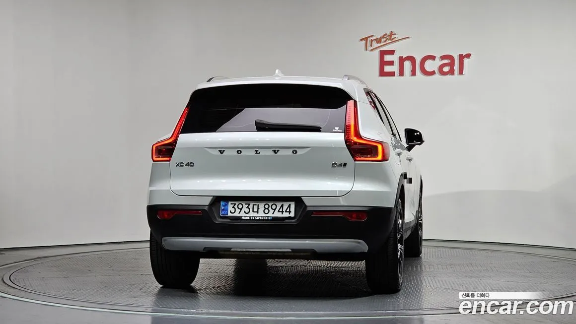 Volvo XC40 — фото 2