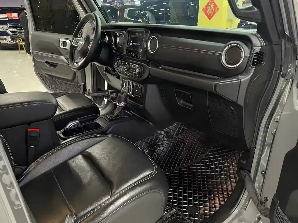 Jeep Wrangler PHEV 2023 из CN, фото 3