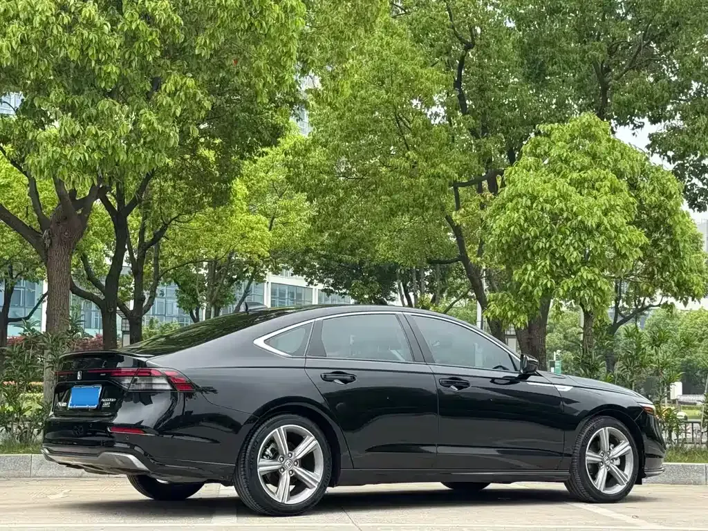 Honda Accord — фото 7