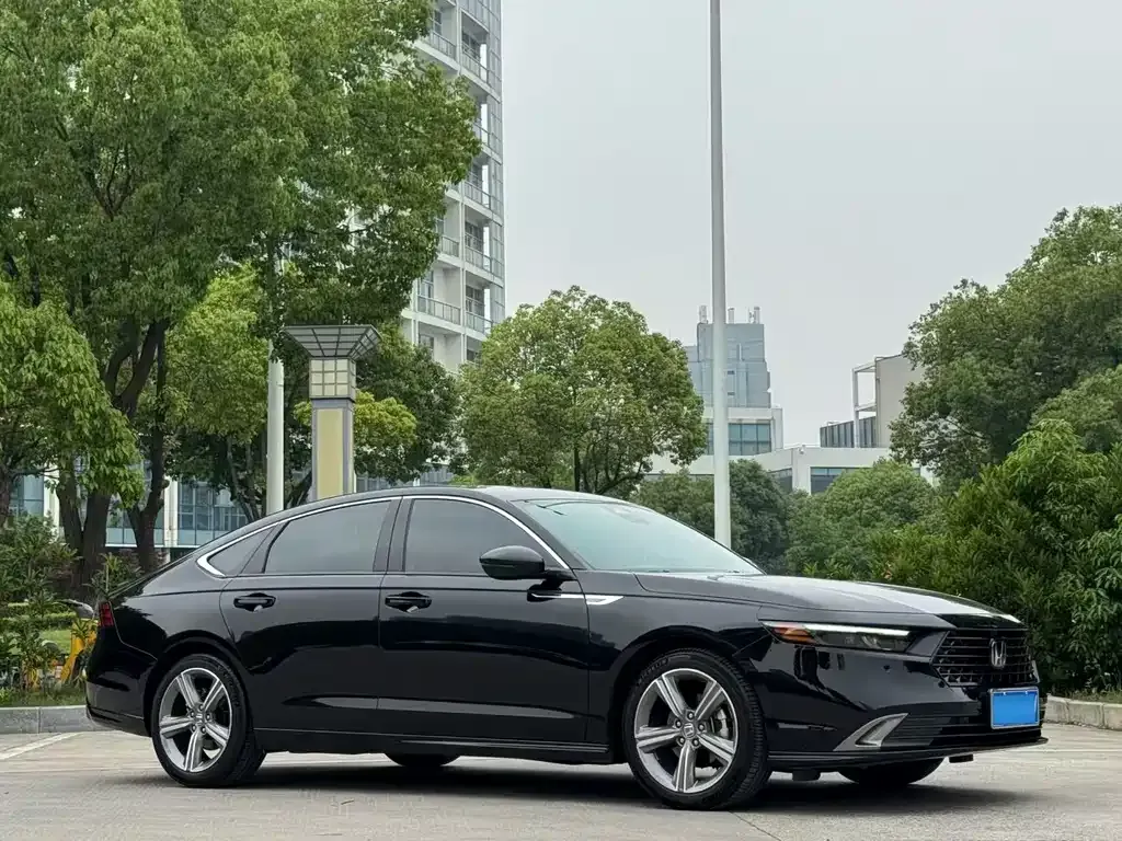 Honda Accord — фото 8