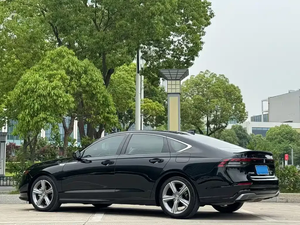 Honda Accord — фото 5
